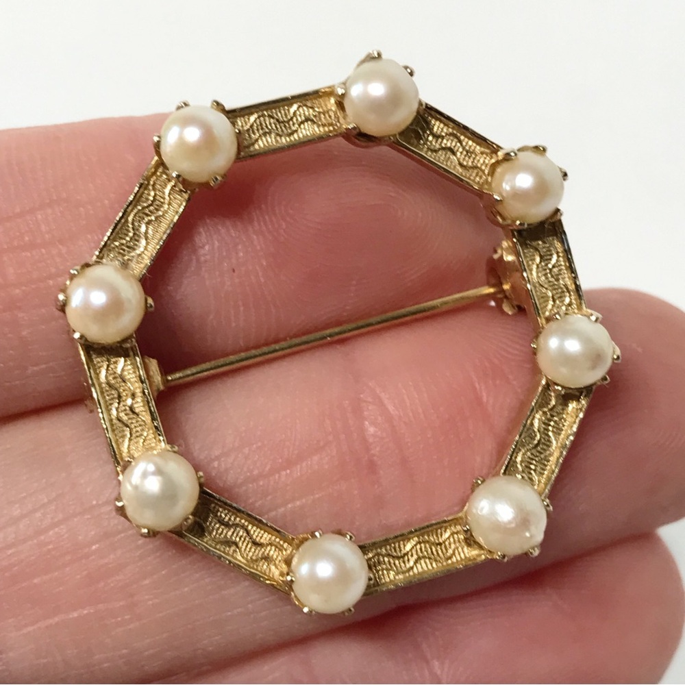 Vintage Guilloche Engraved Gold Plated Natural Pearl Wreath Brooch Pin Antique